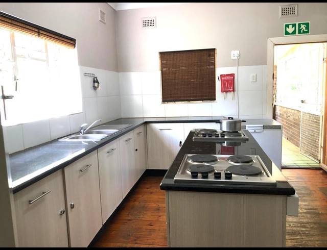 5 BEDROOM HOUSE FOR SALE IN SCOTTSVILLE